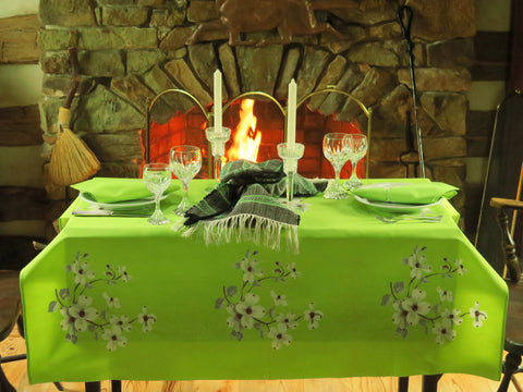 Wilunder "Dogwood" with Lime Green Ground - Cloth and 4 Napkins
